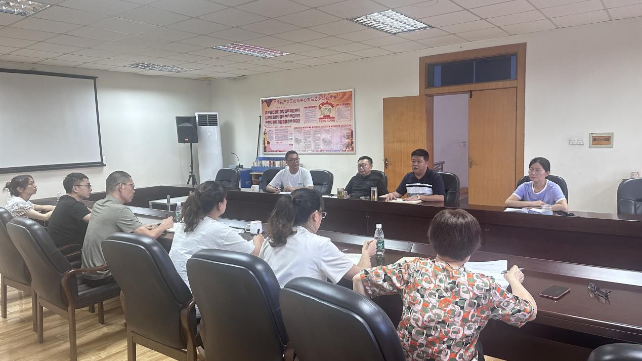 检验科召开外部督导检查后整改质量例会.jpg