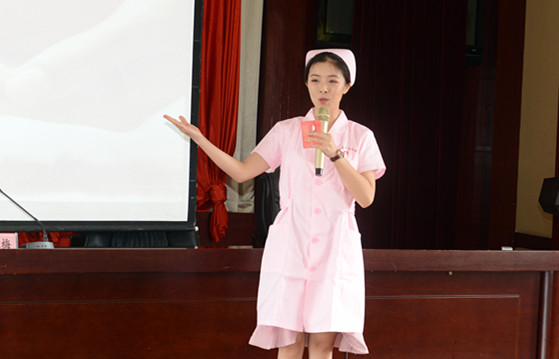 牛芮参加身边的健康卫士演讲_副本.jpg